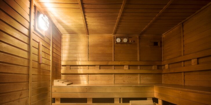 Dokonalý relax až pro 15 osob: 2 hod. soukromí v sauně i obří vířivce