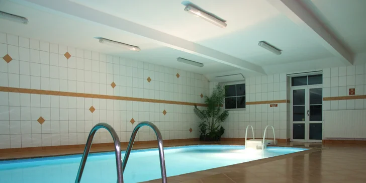 3denní relaxace s neomezeným vstupem do bazénu, vířivkou a polopenzí
