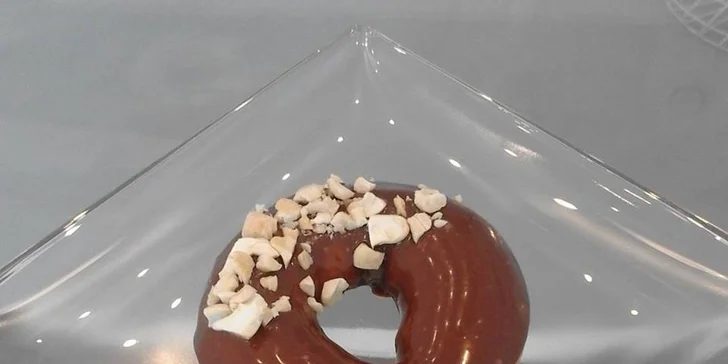 Sladká svačina do ruky: 2, 3 nebo 6 pečených špaldových donutů v krabičce