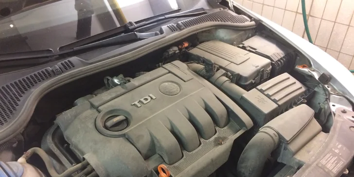 Pošlete auto do lázní: Parní čištění motorů a dekontaminace autolaku a rzi