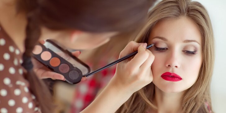 Vizážistické minimum: až 2hodinový kurz líčení a štětec na make-up jako bonus