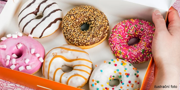 Sladká svačina do ruky: 2, 3 nebo 6 pečených špaldových donutů v krabičce