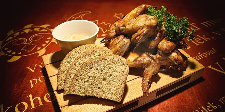 Letecká zásilka do huby: 1 nebo 2 kg čerstvě upečených BBQ kuřecích křidélek