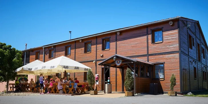 3denní pobyt s polopenzí, vířivkou a bazénem na farmě s koňmi a pivovarem
