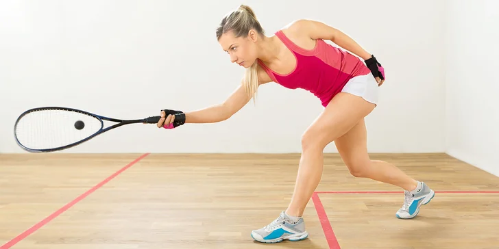 Rozcvička pro unavené či ztuhlé tělo: Pronájem kurtu na squash + espresso