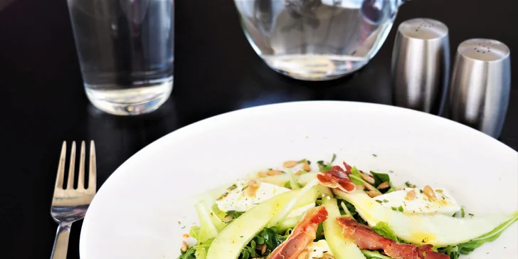 Degustace s výhledem na jezírko: 5chodové menu pro dva v Lakeview Café & Bistro