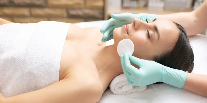 V Kosmetice Rena si užijete 120 min. luxusního protivráskového ošetření anti-age. 