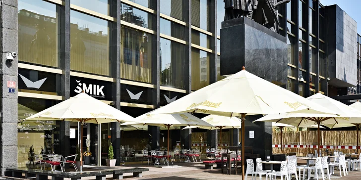 Krtkův dort a libovolný horký nápoj v budově Národního muzea