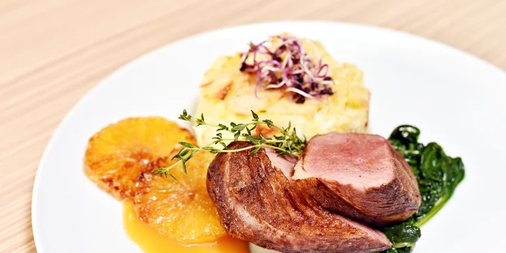 Moderní degustační menu pro dva podávané v budově Národního muzea