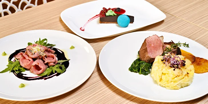Moderní degustační menu pro dva podávané v budově Národního muzea
