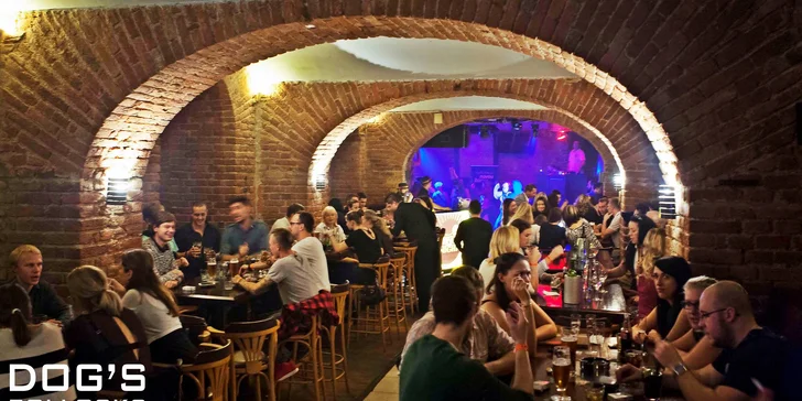 Párty v Dog's Bollocks: maxi Cuba Libre nebo Mojito, občerstvení i balonky