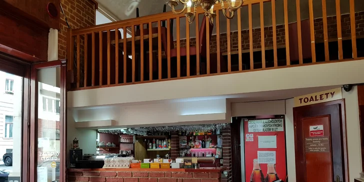 Seznamte se s obrem: burger s 600 gramy hovězího masa v domácí housce
