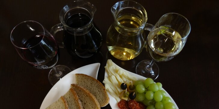 Litr sudového vína a talíř sýrů a uzenin pro dva – okoštujte až 4 druhy