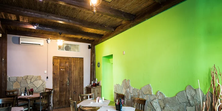 2 libovolné házené pizzy k vyzvednutí v restauraci nedaleko centra