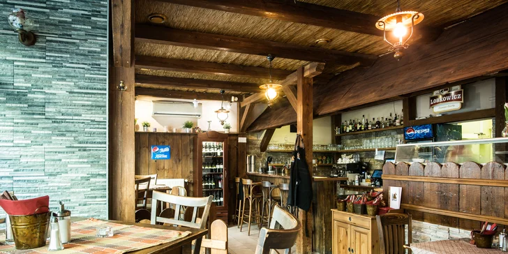 2 libovolné házené pizzy k vyzvednutí v restauraci nedaleko centra