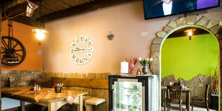 2 libovolné házené pizzy k vyzvednutí v restauraci nedaleko centra