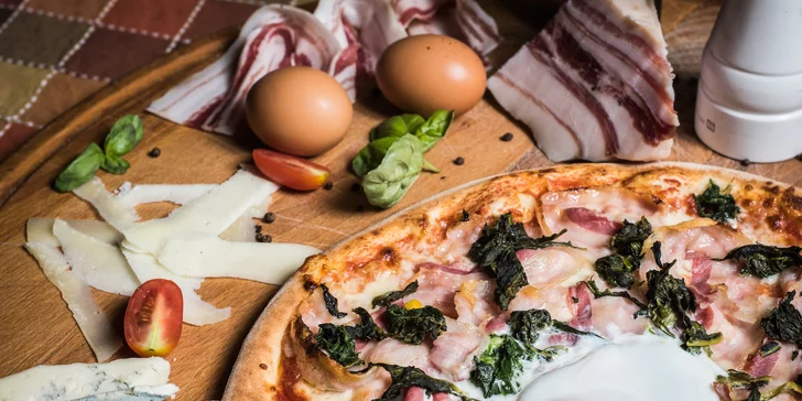 2 libovolné házené pizzy k vyzvednutí v restauraci nedaleko centra