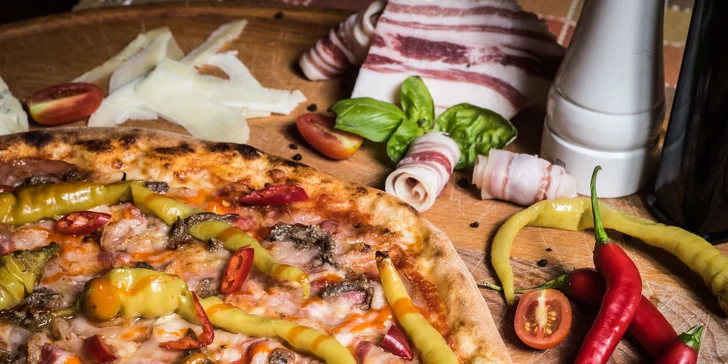 2 libovolné házené pizzy k vyzvednutí v restauraci nedaleko centra