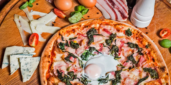 2 libovolné házené pizzy k vyzvednutí v restauraci nedaleko centra