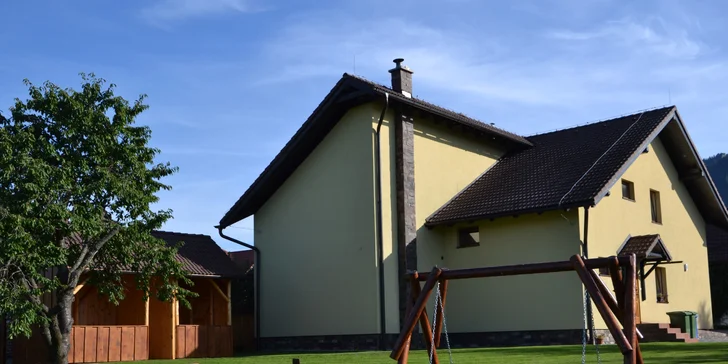 U penzionu je i velká zahrada ideální k nejrůznějším hrám.