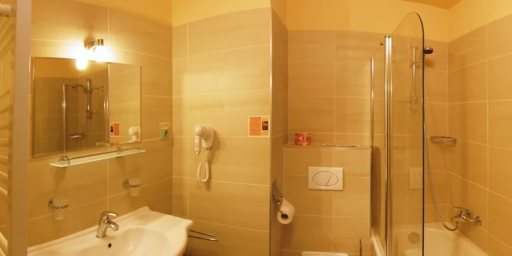 S rodinou do Liberce: hotel v centru, vstupenky do zoo a pobyt dítěte zdarma