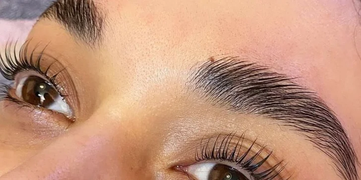 V salonu MK Studio vás čeká laminace obočí, lash lifting nebo klidně obě procedury najednou.