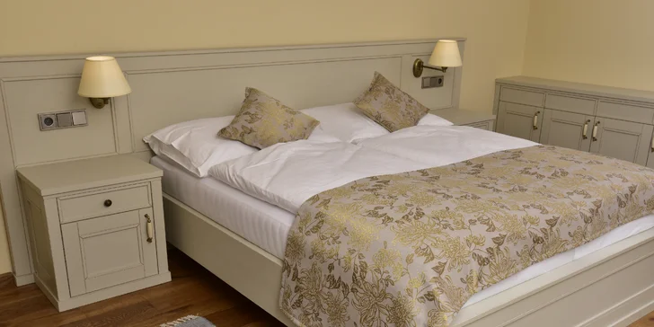 Připraven pro vás bude buď apartmán až pro 4 osoby nebo klasický dvoulůžkový pokoj. 