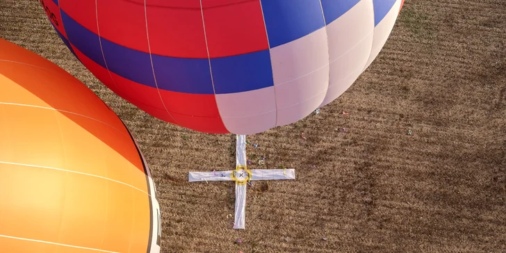 Varianta "pilotem na zkoušku" je spojením klasického vyhlídkového letu a plnohodnotného leteckého výcviku. 