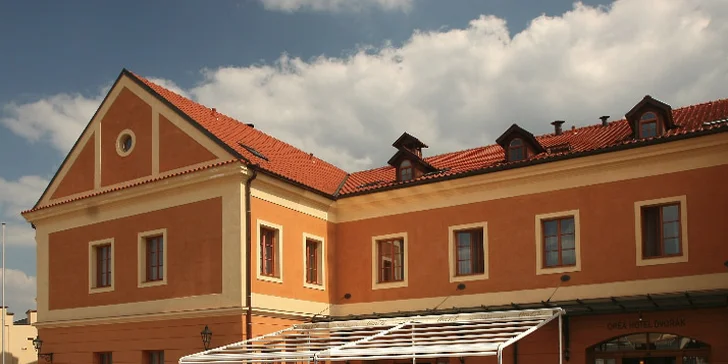 Lázně jsou součástí Wellness a Congress Hotelu Dvořák Tábor****.