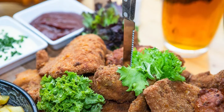 Kuracie BBQ krídelká 200 g, bravčový rezeň 200 g, kurací rezeň 200 g, vysmážané krídelká 200 g