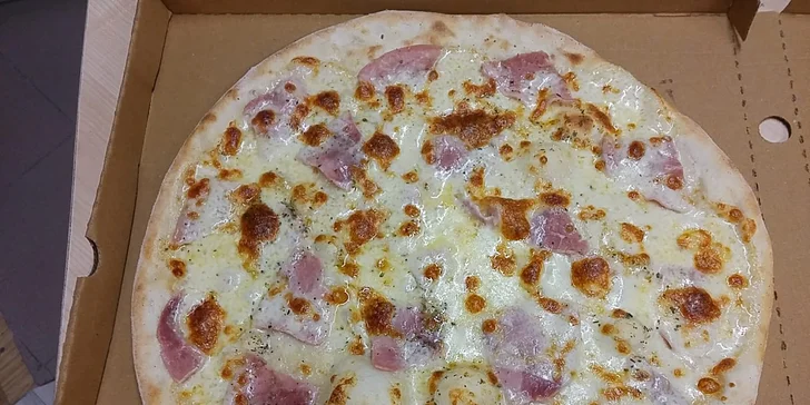 2 nebo 4 obří pizzy o průměru 40 cm s sebou: výběr z 20 druhů
