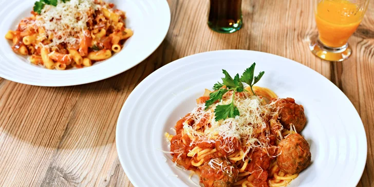 Dvoje italské těstoviny dle vlastního výběru v restauraci u Karlova mostu