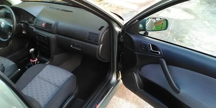 Dejte svoje auto do pucu: ruční mytí interiéru a oken