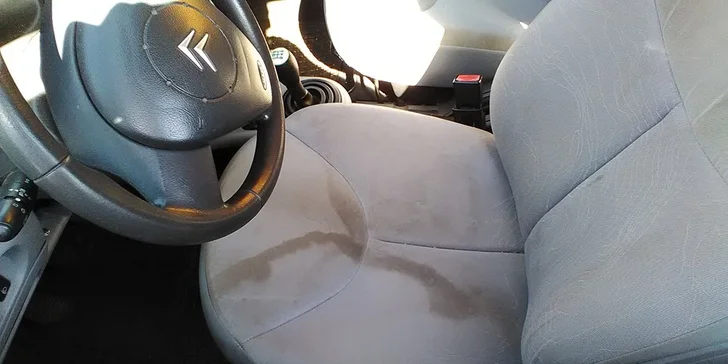 Dejte svoje auto do pucu: ruční mytí interiéru a oken