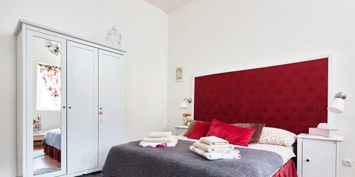 Relax v Kutné Hoře: apartmán v centru, bylinná koupel i 3chodová večeře