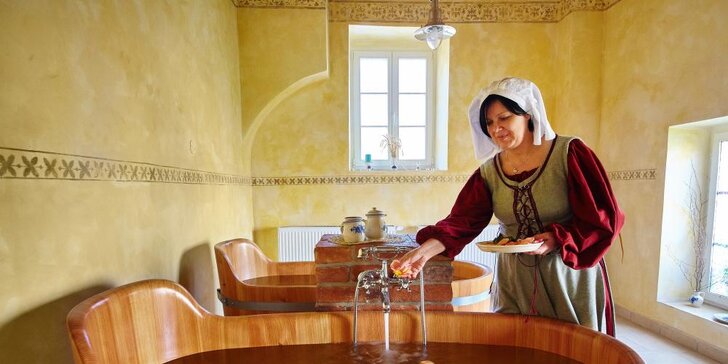 Romantika v Kutné Hoře: bylinná koupel, 3chodová večeře a krásný apartmán
