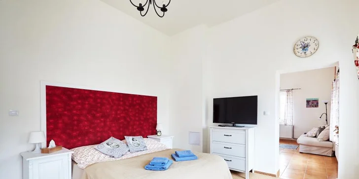 Relax v Kutné Hoře: apartmán v centru, bylinná koupel i 3chodová večeře