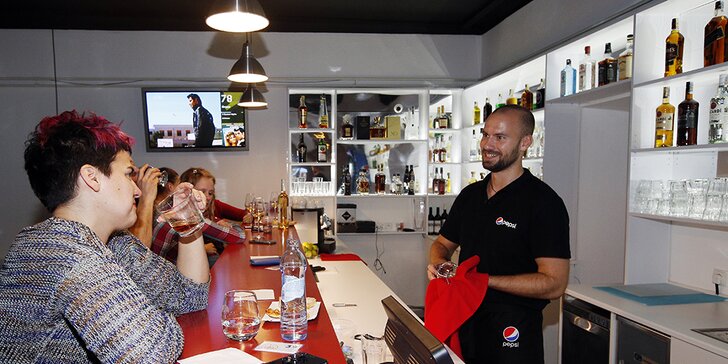 30 min. v baru, kde se platí hlavně za čas, a panák nejčistší polské vodky