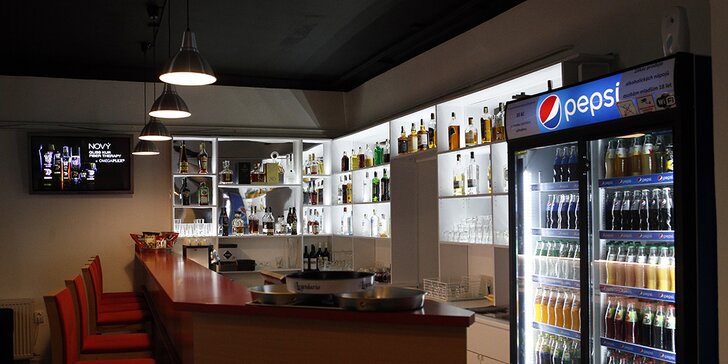 30 min. v baru, kde se platí hlavně za čas, a panák nejčistší polské vodky