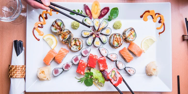 Láska na první sousto v srdci Brna: Famózní sushi sety z designové restaurace