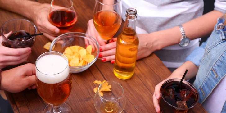 Noční rozvoz alkoholu, CBD a jídla v Ostravě a blízkém okolí: otevřené vouchery na 500–1000 Kč