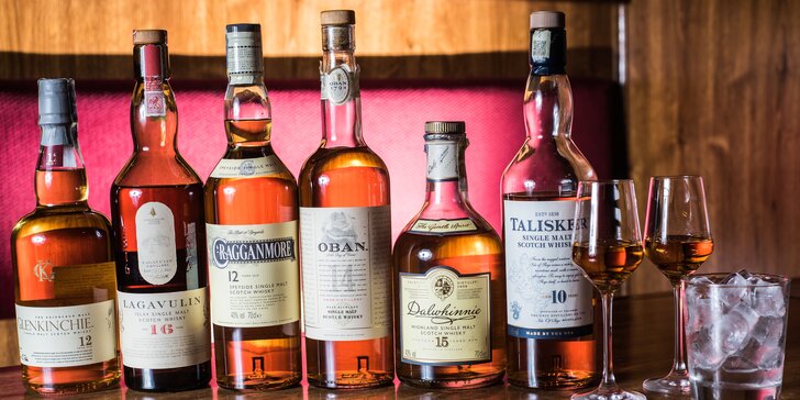 Degustace šesti špičkových skotských whisky v anglickém pubu