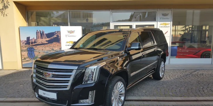 Rodinné auto budoucnosti: Záloha na Cadillac Escalade s nabušenou výbavou