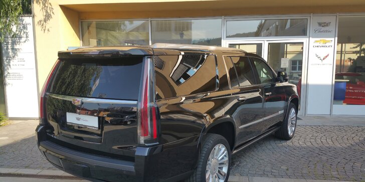 Rodinné auto budoucnosti: Záloha na Cadillac Escalade s nabušenou výbavou