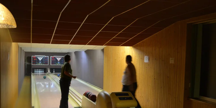Vykutálená zábava na 1 nebo 2 hodiny: bowling až pro 8 osob