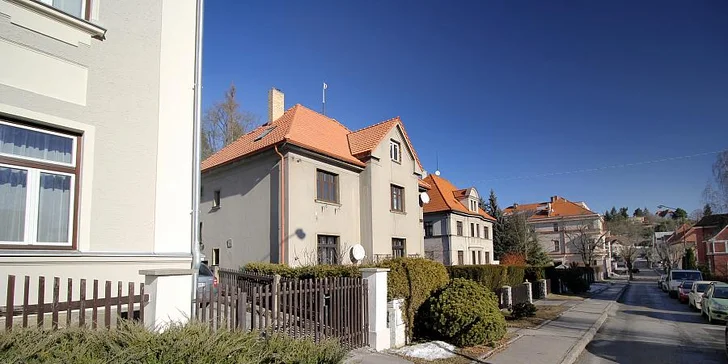 Romantika v Krumlově: Elegantní apartmány v historické budově