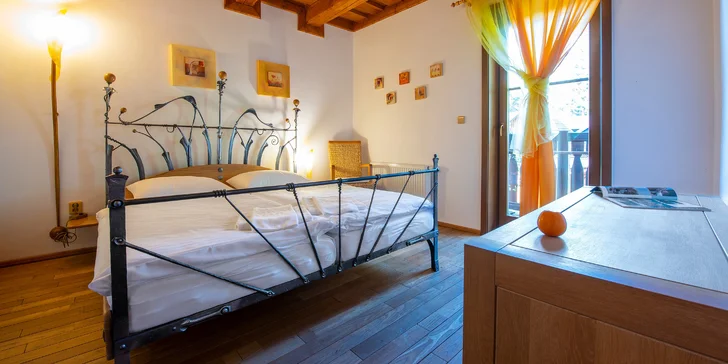 V ponuke je pre vás pripravených päť apartmánov a jedna dvojlôžková izba.