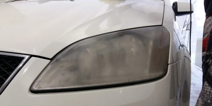 Rozzařte své auto: Rozleštění světlometů s keramickou ochranou
