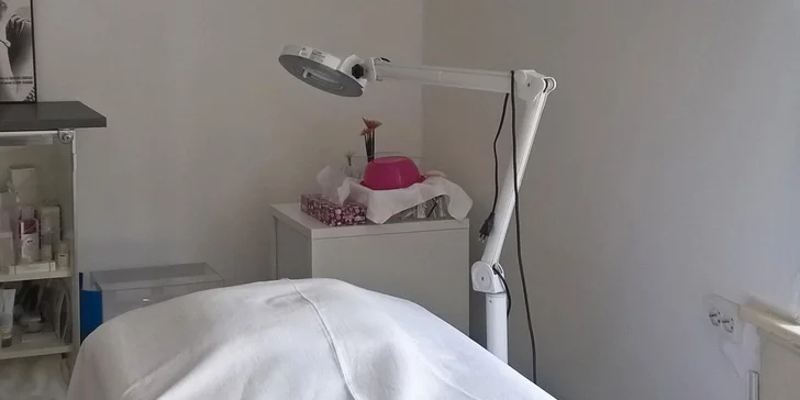 Masáž vlasové pokožky a obličeje