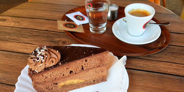 Zastavte se v klasické cukrárně na kávu a dort – celkem tři pobočky